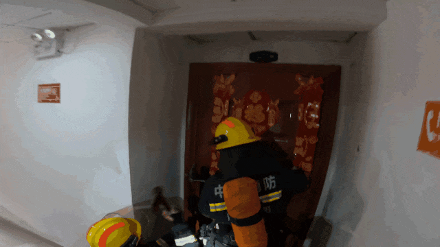 邻居看见浓烟才报警:把贵阳这户人家烧了的,是卫生间的智能马桶