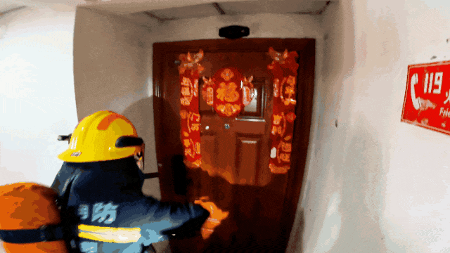 邻居看见浓烟才报警:把贵阳这户人家烧了的,是卫生间的智能马桶