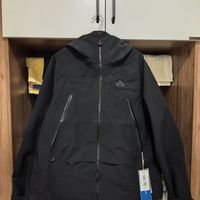 成毅同款黑色冲锋衣穿着体验