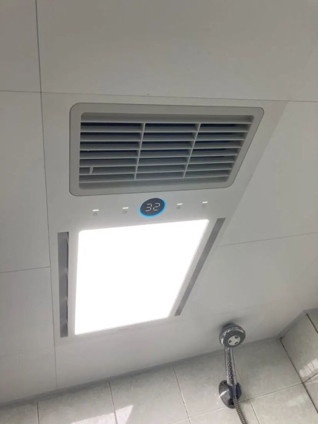 双11把灯暖浴霸换成风暖：急着比功率之前，先去翻墙里那根线