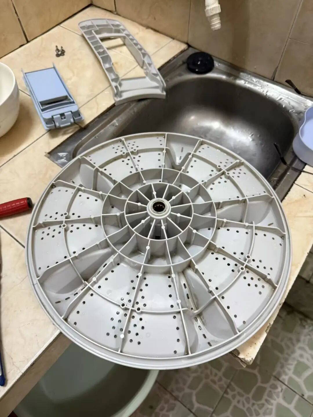 260元全拆洗翻车!换2次减震器1次电机,美的师傅:别随意拆洗