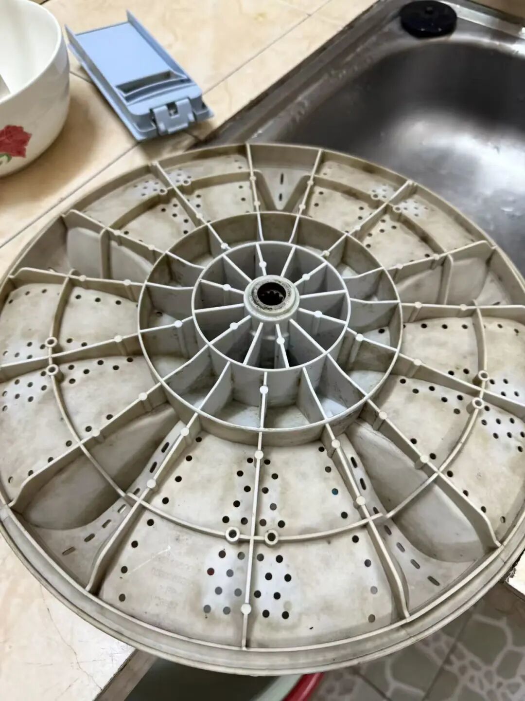 260元全拆洗翻车!换2次减震器1次电机,美的师傅:别随意拆洗