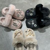 「569元联名二手半价甩」撞上「182人蹲帖等好价」：洞门人双11蹲Crocs，付尾款前先把价梯、来路、季节这三本账对完