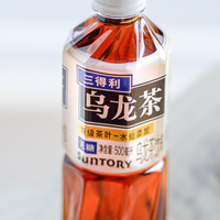 三得利把乌龙茶做成了中国故事，为什么冷柜C位还是东方树叶的
