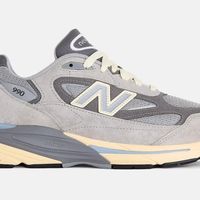 「990v7官宣11月6日发售200美元」撞上「v6官方卖到七八百」：双11 99X美产对账党，付钱前先把价梯、技术周期、生产日期这三本账对完