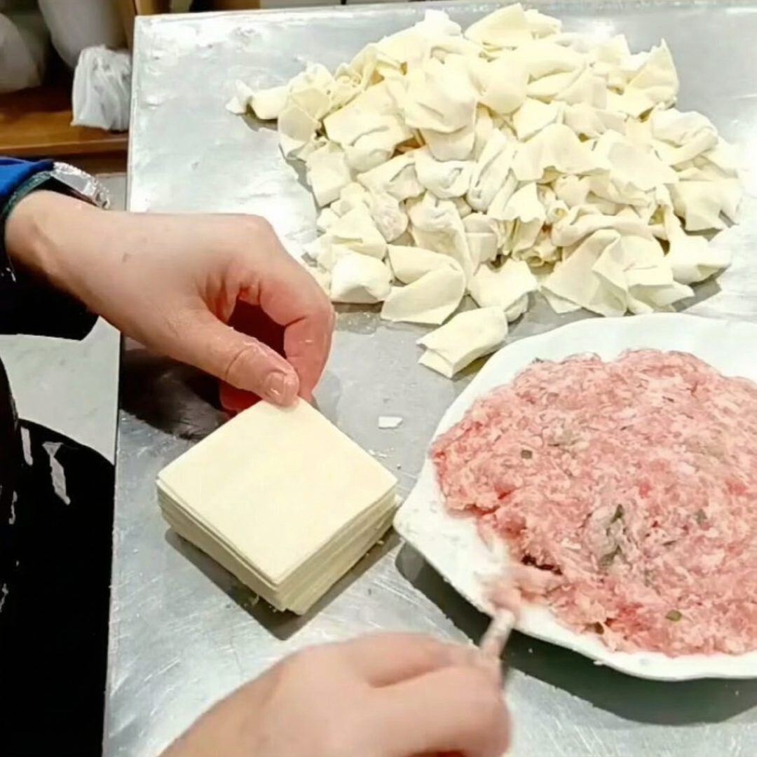 五毛一顿饭活命?砍伙食费之前,先学会算「蛋白单价」