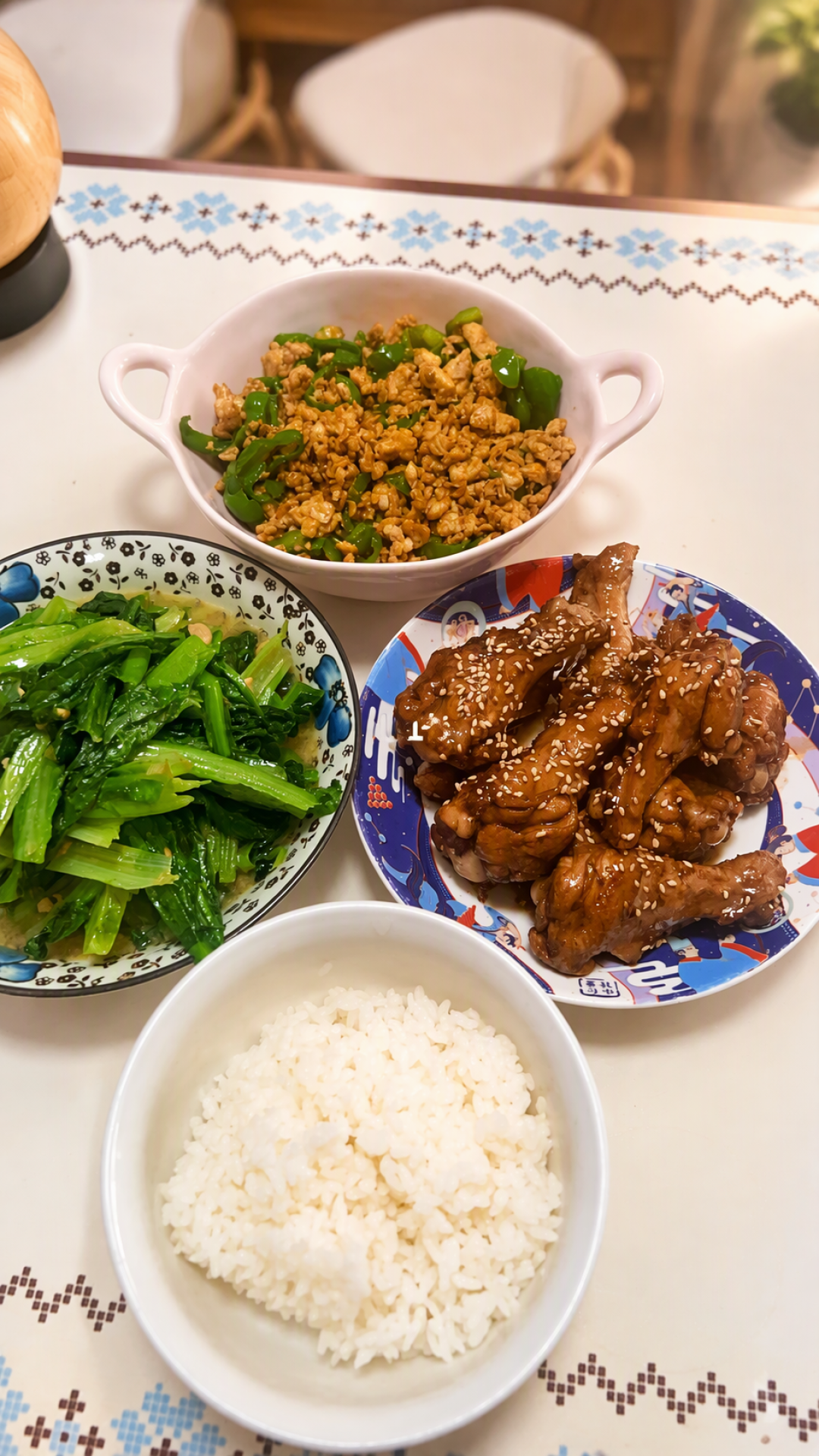 五毛一顿饭活命?砍伙食费之前,先学会算「蛋白单价」