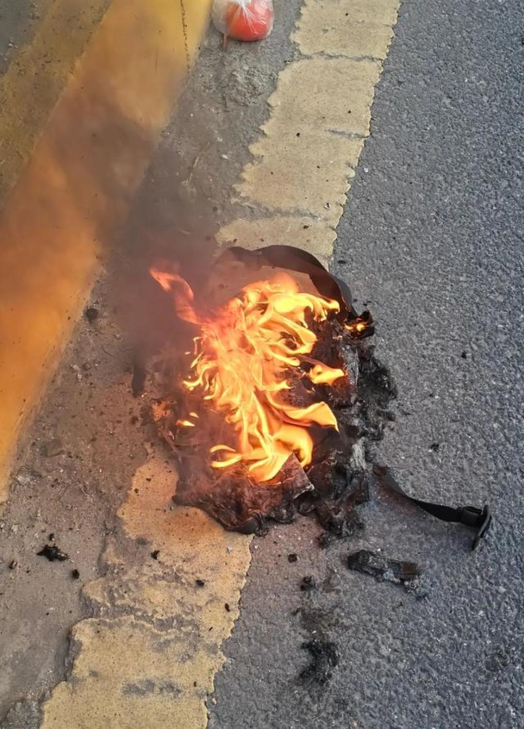 驾车途中副驾旁突发爆燃，厂家电话提示"号码不存在"：这个充电宝召回49万台，只找回了三分之一