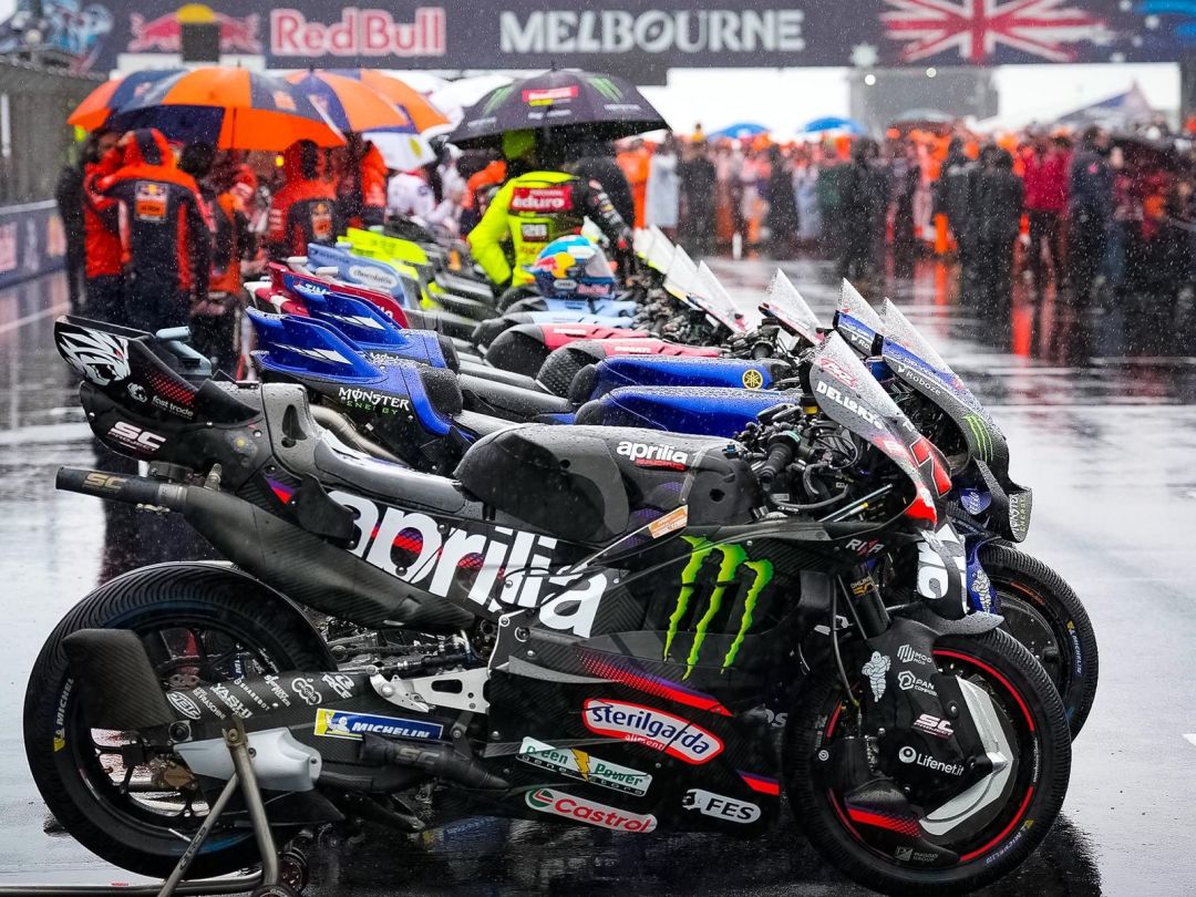 暴雨冲走正赛，安全车领完最后一圈：菲利普岛这样告别MotoGP