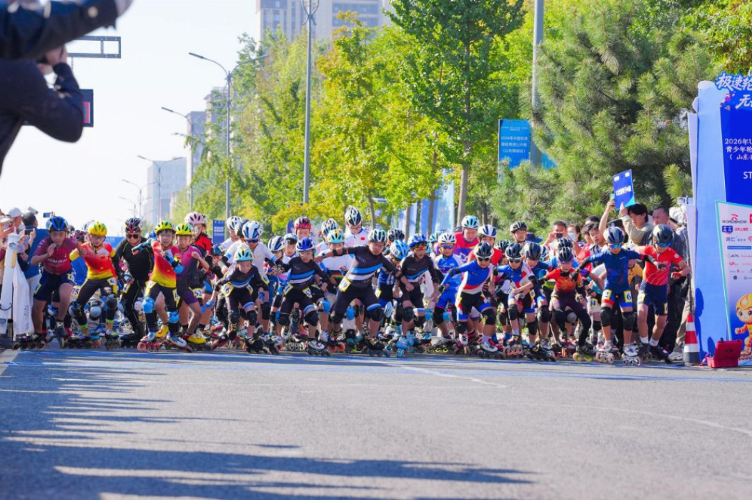 「一节课250-300」撞上「自学怒省1500」：双11给娃挑第一双轮滑鞋的家长，付定金前先把价梯、来路、退路这三本账对完