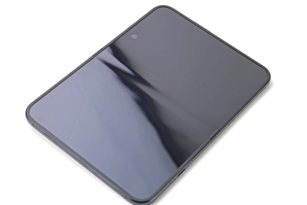 iFixit拆解iPhone Duo:屏幕易裂,却是最好修的折叠屏