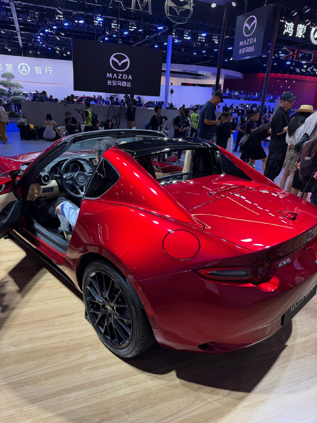 MX-5等了17年，只卖进中国2291台：18万是梦话还是账本能算，广州车展前先把钱对完