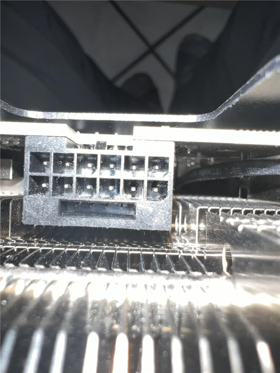 又是转接头惹祸!RTX 5080接口险些烧毁:长期超频还用750W电源