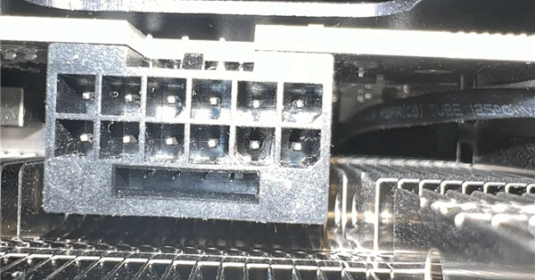 又是转接头惹祸！RTX 5080接口险些烧毁：长期超频还用750W电源