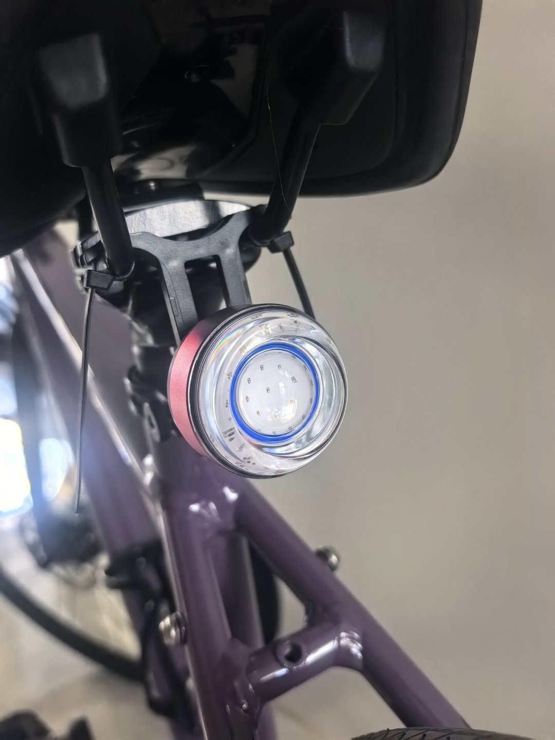 对面骂你晃眼,后面没人看见你:自行车灯真不是越亮越好