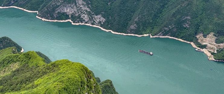 坐拥长江三峡风景美得不讲基本法，文坛大佬都爱在这座城写小作文