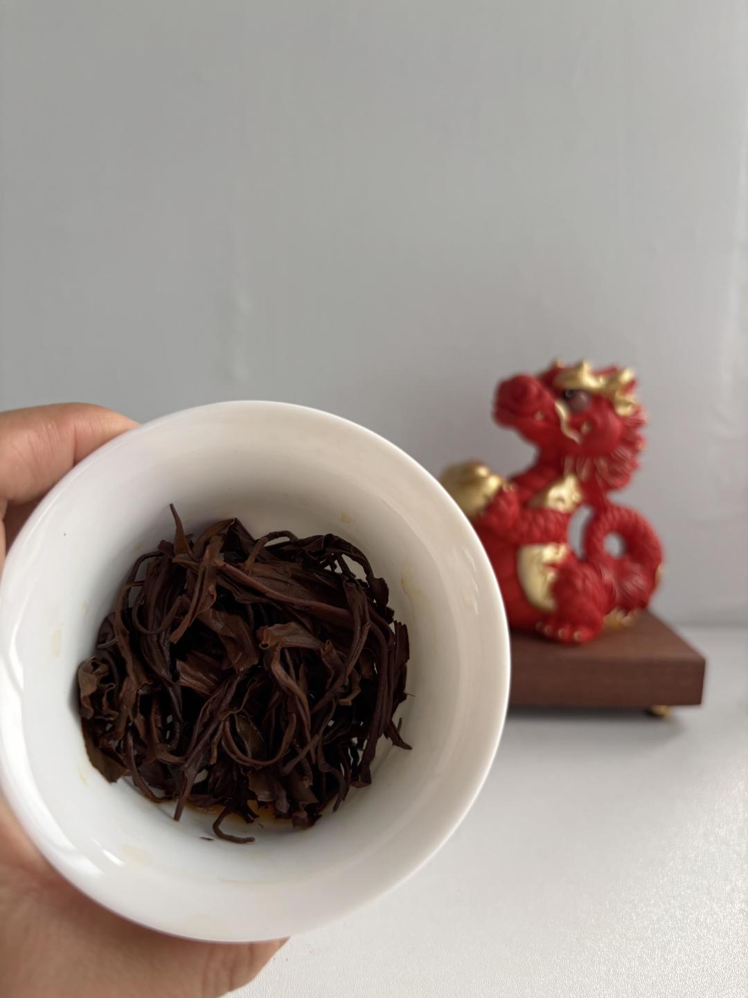 降温天58和英红九号一起被“喝不惯”:150条评论拆开两家翻车点,一百多一斤到底选谁