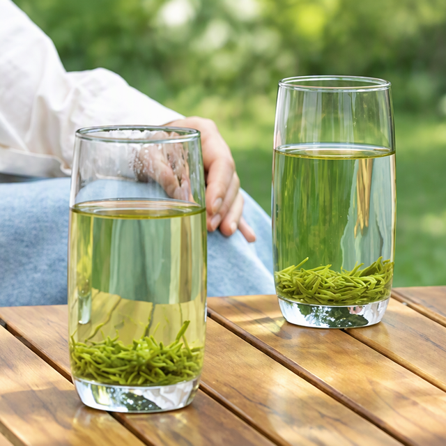 竹叶青开始卖奶茶了，22元一杯：几百一斤的原叶茶装进杯卖，成都才有