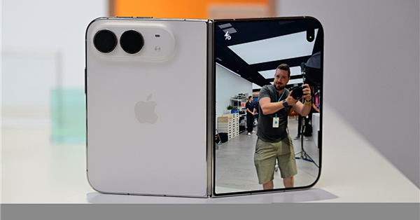 黄牛态度变了！不太敢加价收iPhone Duo：货太多 怕砸手里