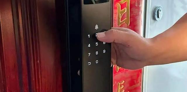 一把拍到邻居门口的摄像锁，被判拆了：双11下单前，先对照这条北京法院划的线
