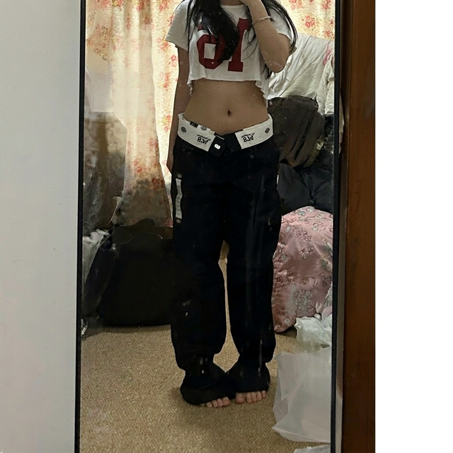 滑板的人凭什么偏偏宠Dickies：一双被吐槽"硬如纸板"的工装裤，怎么就成了板场的制服