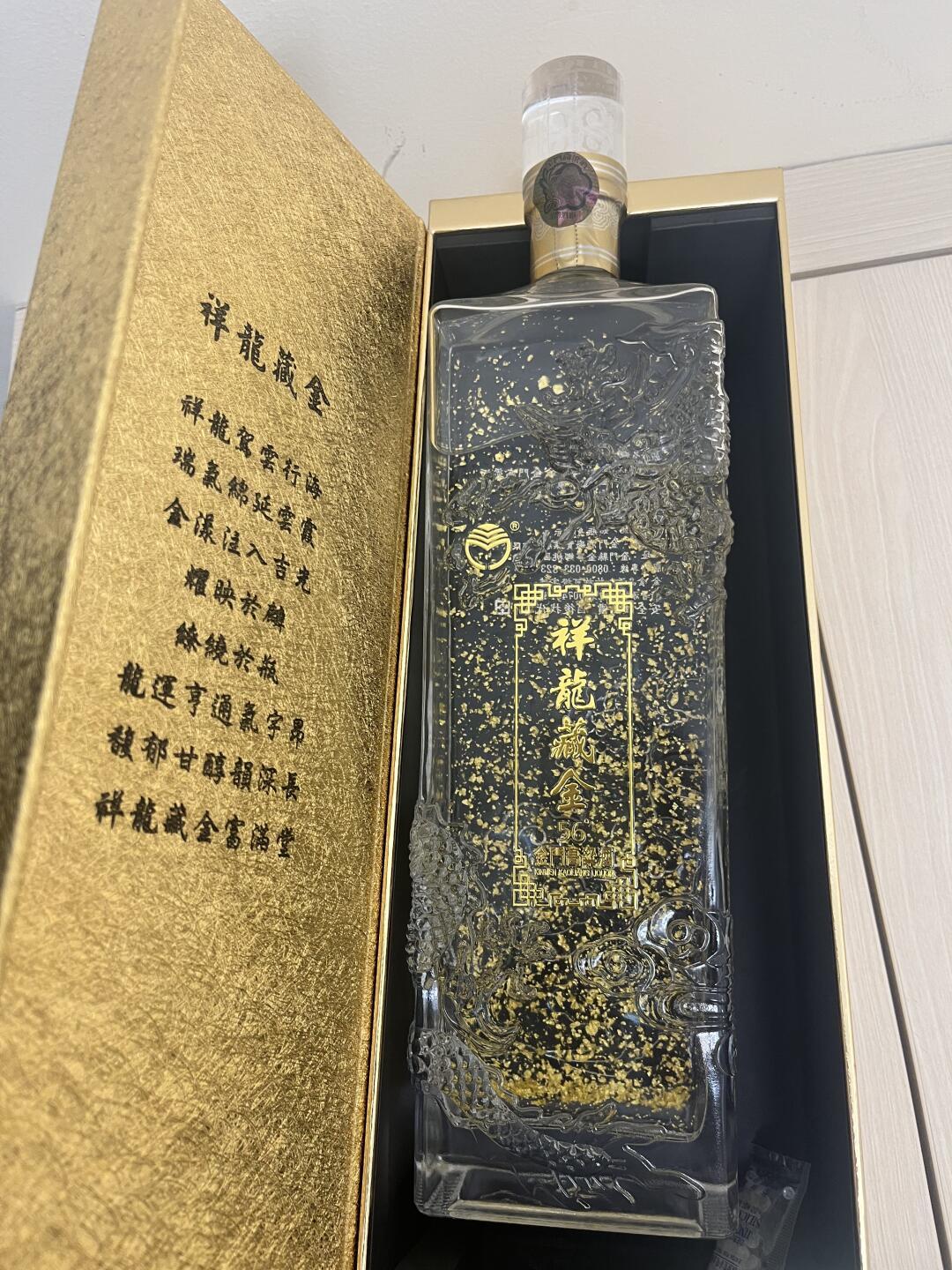 金门高粱越放越值钱？先分清“陈年酒”和“放久了的酒”，再谈怎么喝、值多少