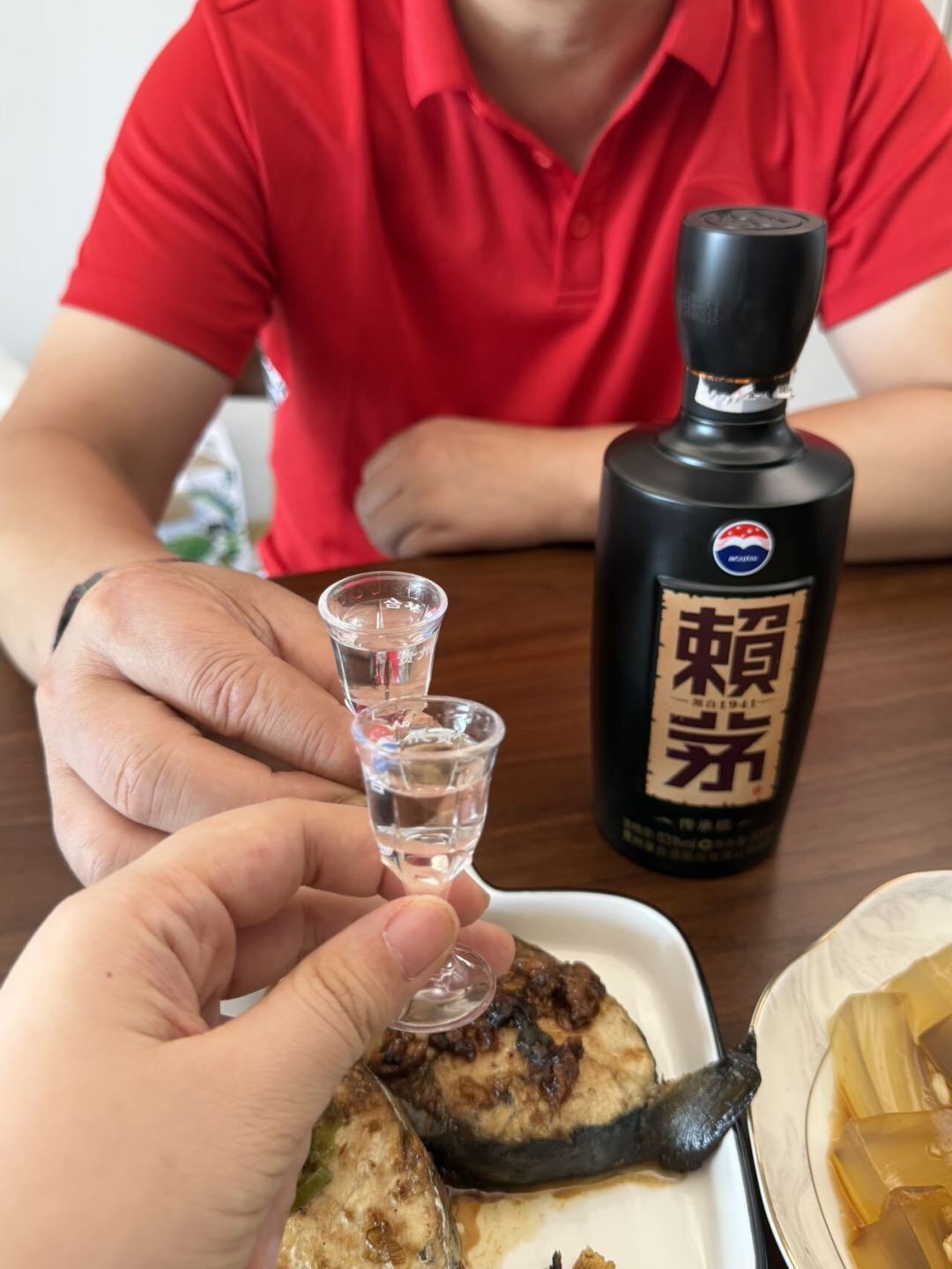 买赖茅被几十款绕晕?先记分层再掏钱,口粮、聊天、礼赠都不花冤枉