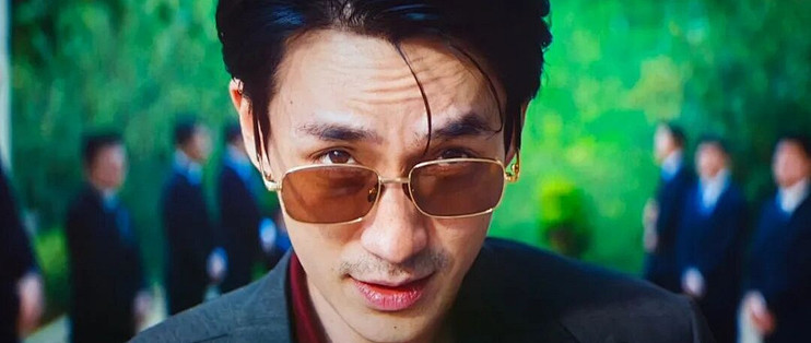 从心理学角度看《空枪》:性格即命运从自卑到表演型人格的万梓强