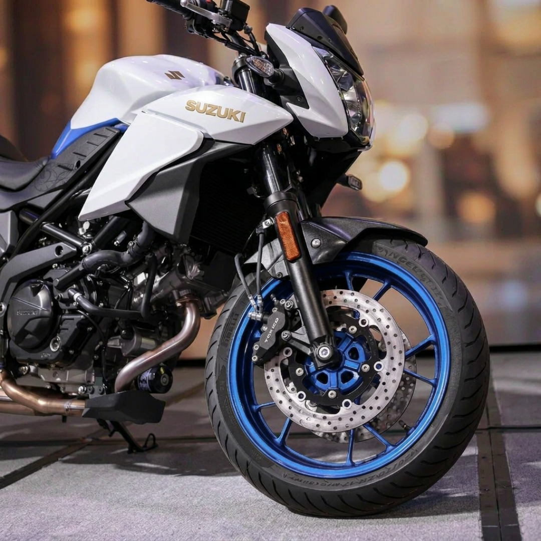 美区起售价8,399美元、日本原价117万日元：SV650穿上旅行壳的SV-7GX来了，大陆卖多少才值得等？