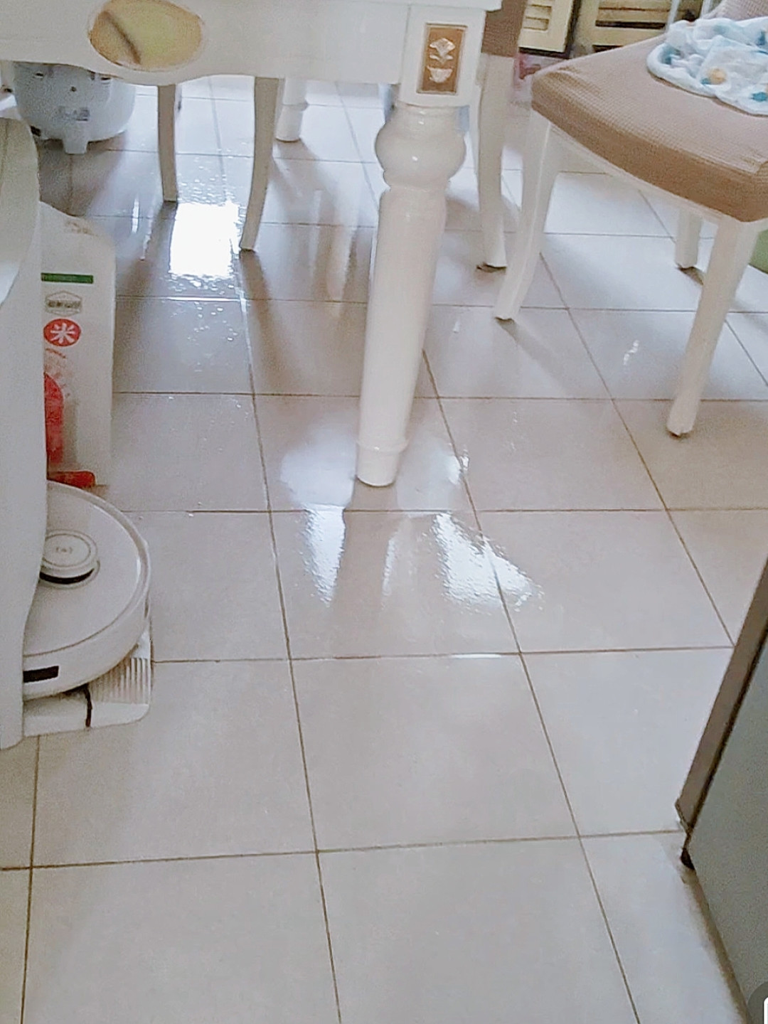 洗衣机进水管掉了,楼下张口索赔三万:主动道歉的租客,为什么还是成了被告