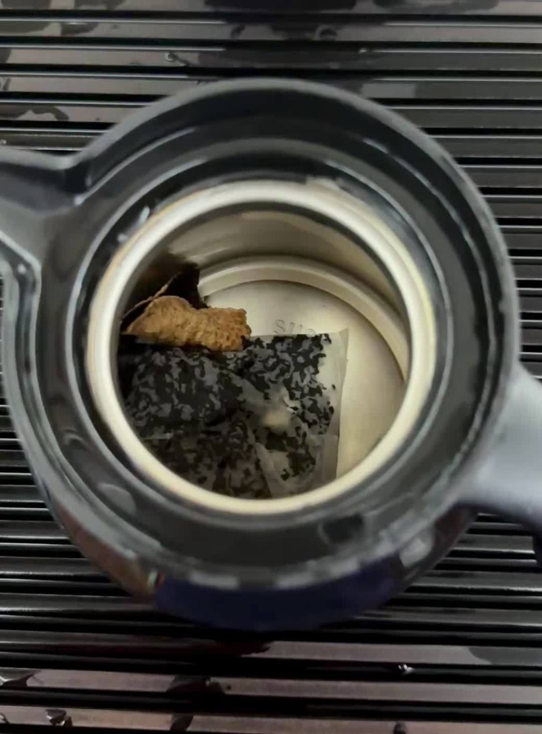 保温杯焖的茶又苦又馊？真不怪杯子，怪叶子一直在加班