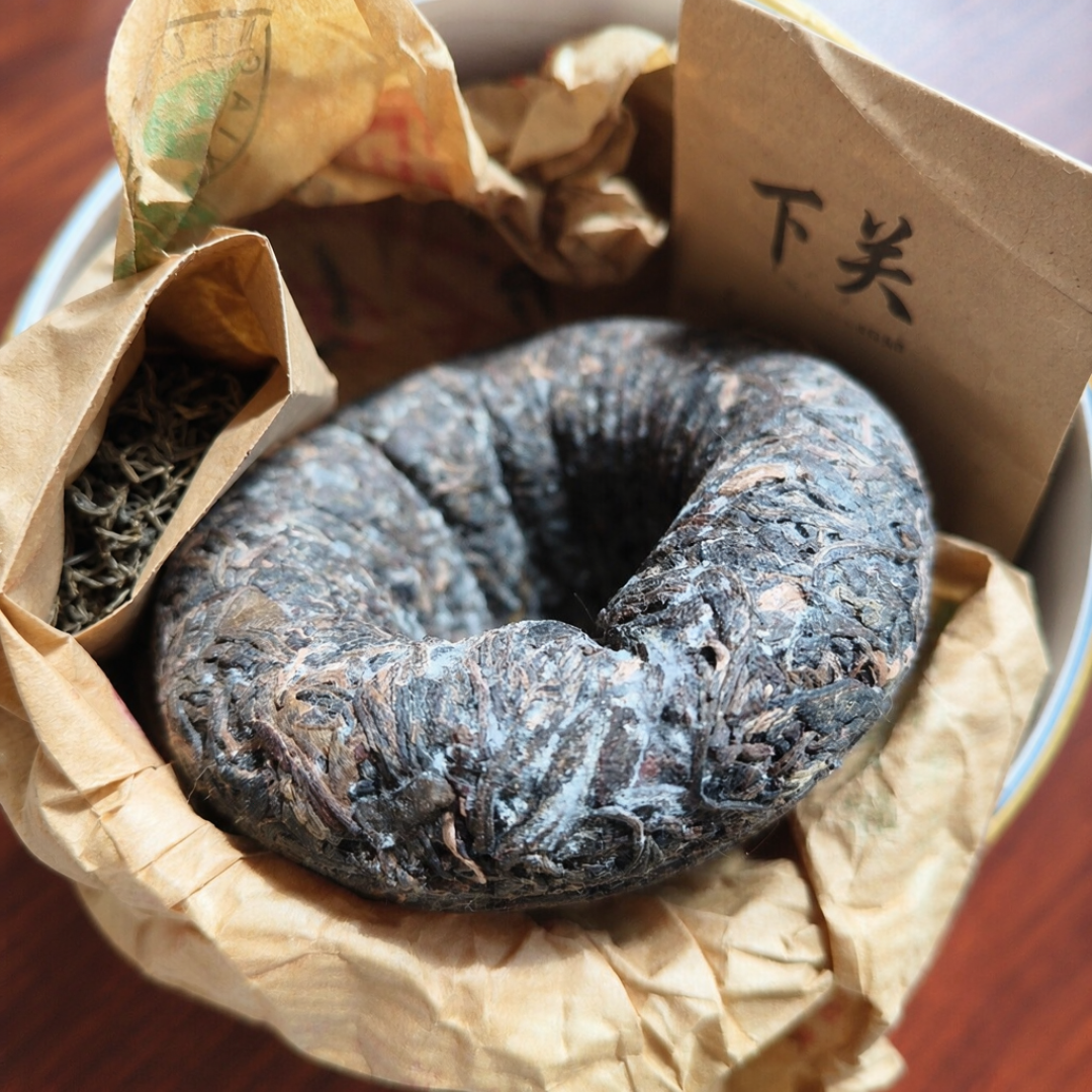 撬开下关沱茶发现一层白,是霉是霜?四步自查别赌“洗洗喝”