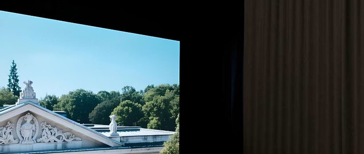 卧室改影音室，全黑效果怎么做？这笔钱该花在哪