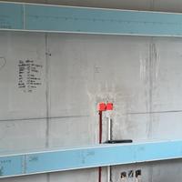 50篇"悬浮背景墙"帖子对完账：抄作业帖教尺寸，翻车帖翻在四个工种交接口