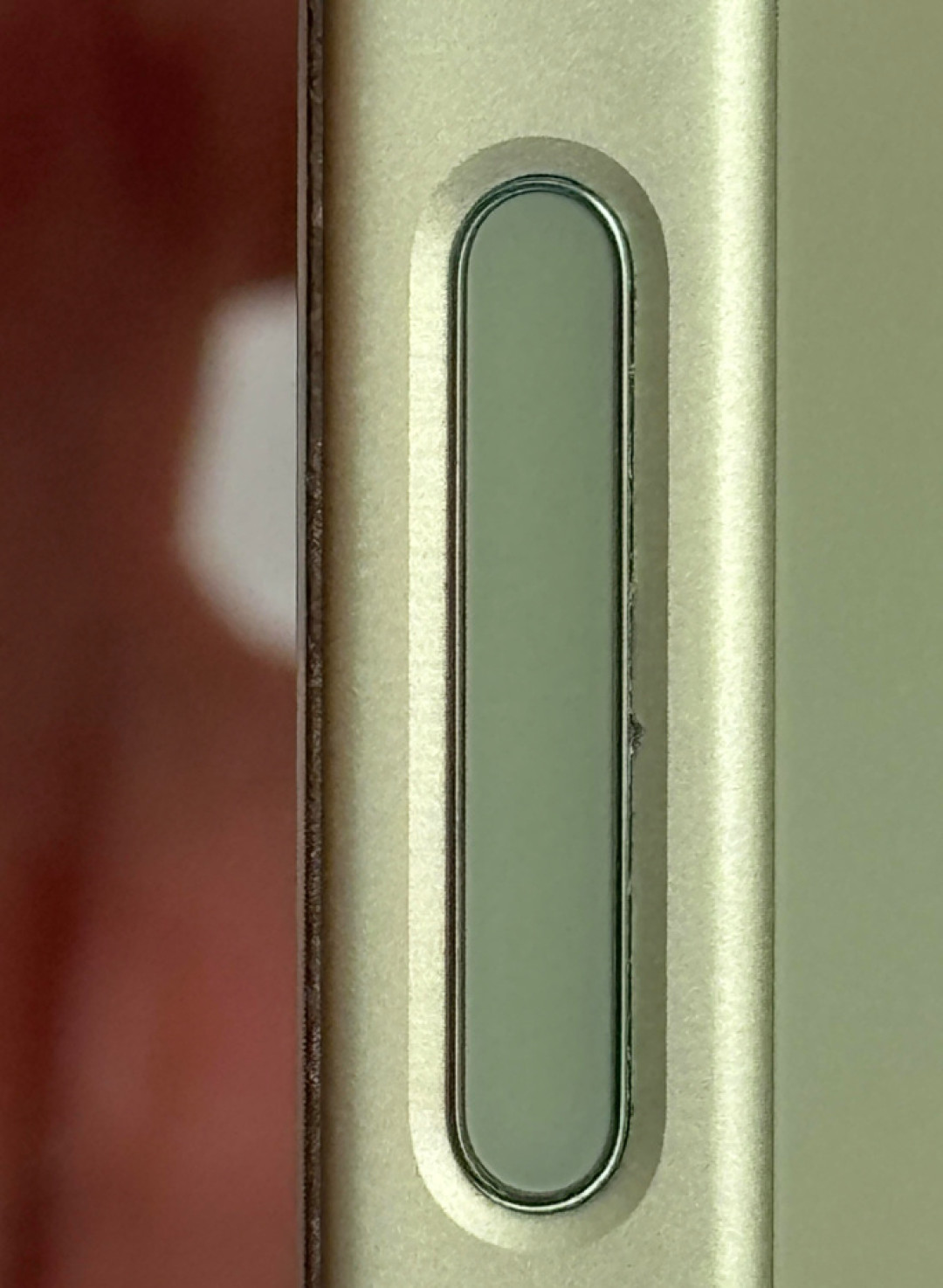 iPhone17掉漆真能免费换中框+电池?——但别信谣跑去