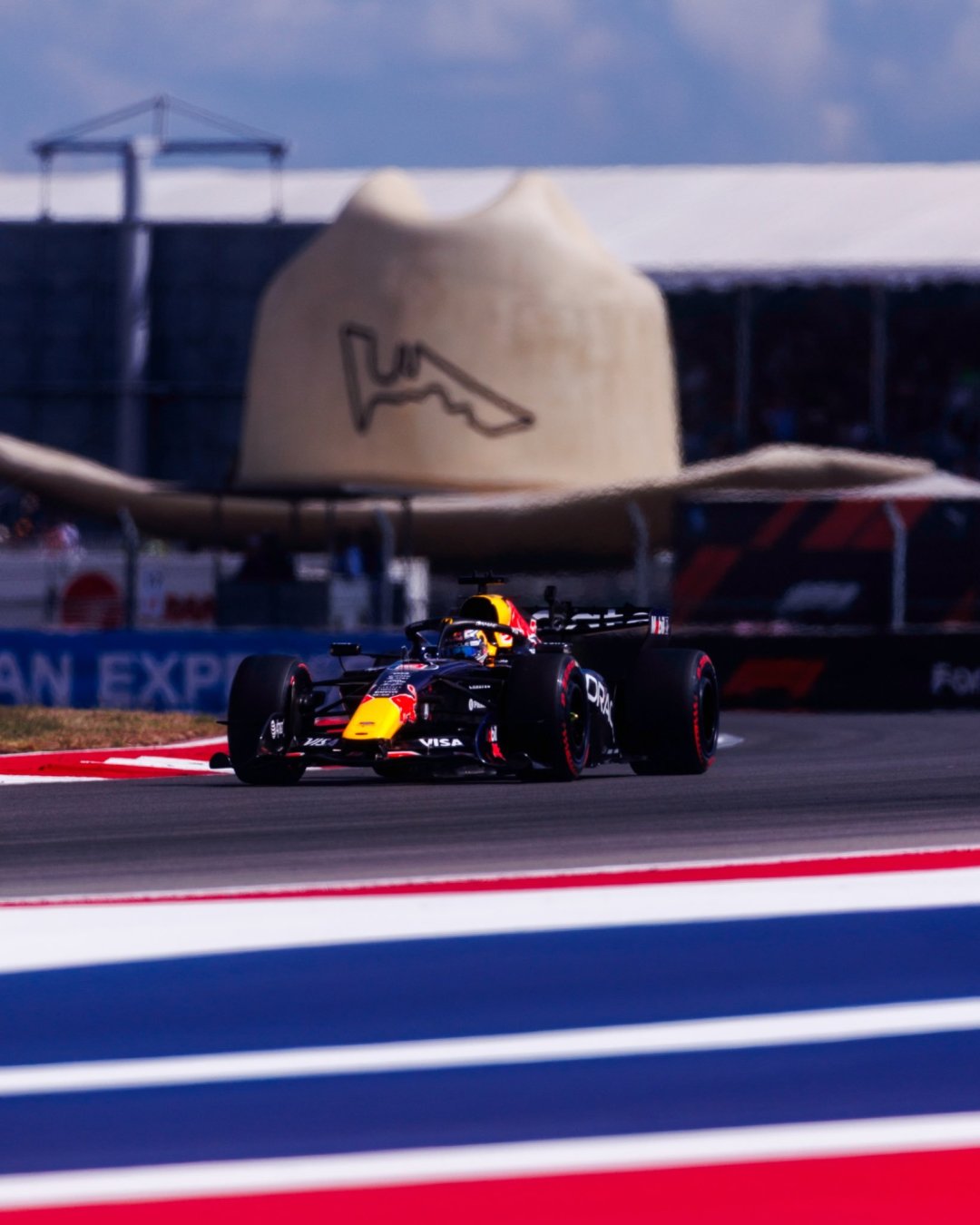 红牛承认起步问题要等2027才能修:离合、手语、两停三条线我拼齐了,这周末先让墨西哥2285米的稀薄空气来验收