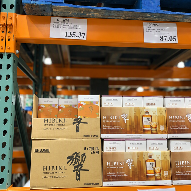 三得利威士忌的2026悖论：中国这边山崎18年腰斩到4000元，日本机场还在抽签抢响30