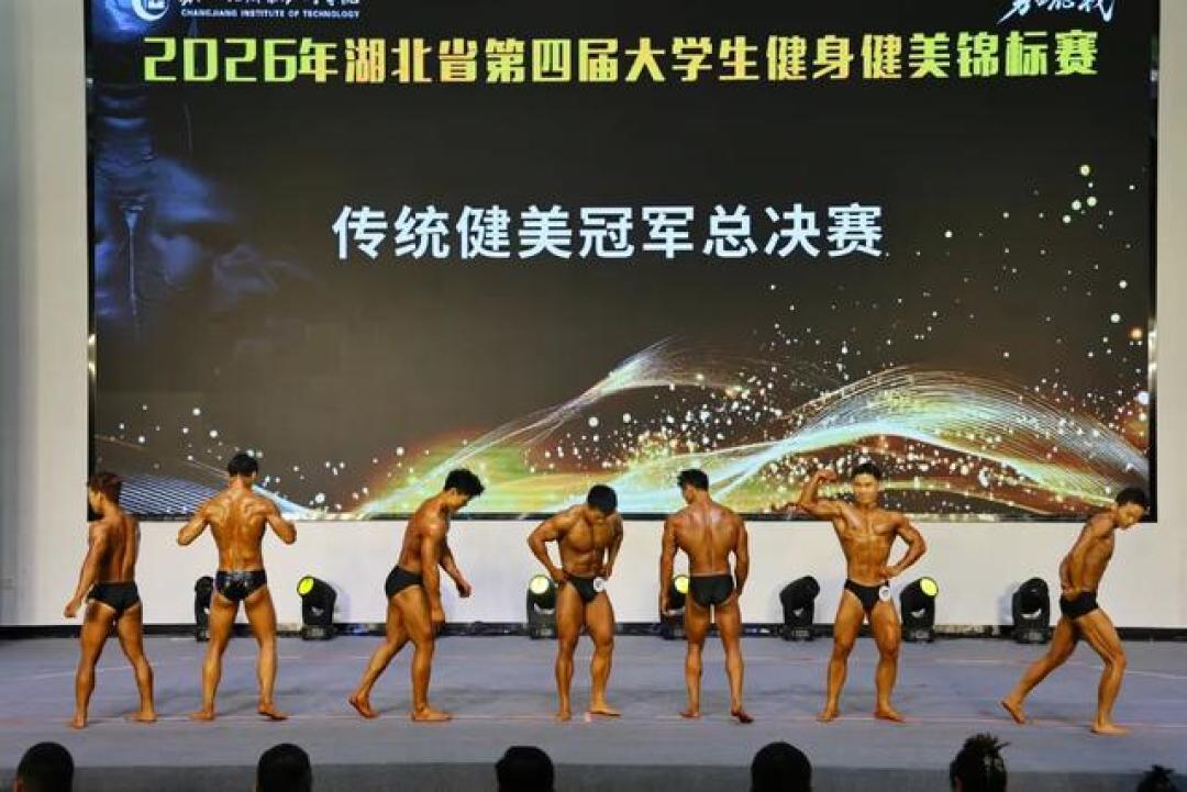 奥赛落幕了,但国内健美圈最火的「评判争议」在场内:自然拿卡赛半年混战,掏钱前先把规则、检测、价钱这三本账对完