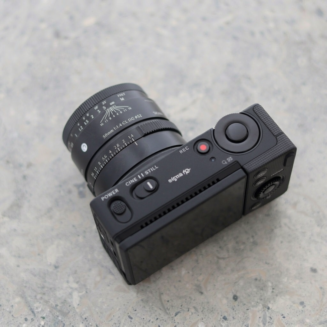 375克的F1.4“不想当手术刀”:适马10·23发布会夜神缺席、Z口又没叫上——对照在售四支50mm F1.4,这支新头等它还是买现款?