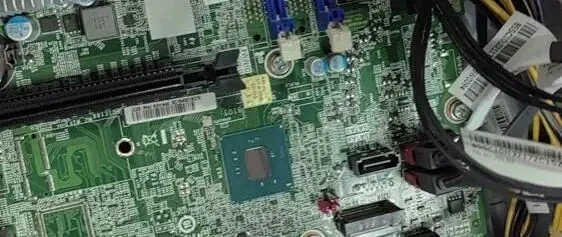 表哥店里那台跑了八年的联想机——同款闲鱼只卖149