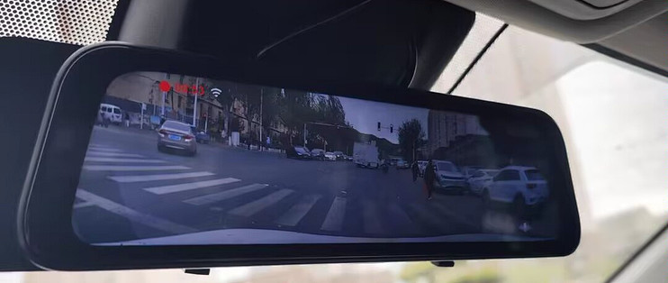 用过才懂，这款双录记录仪才是新手司机的倒车神助攻
