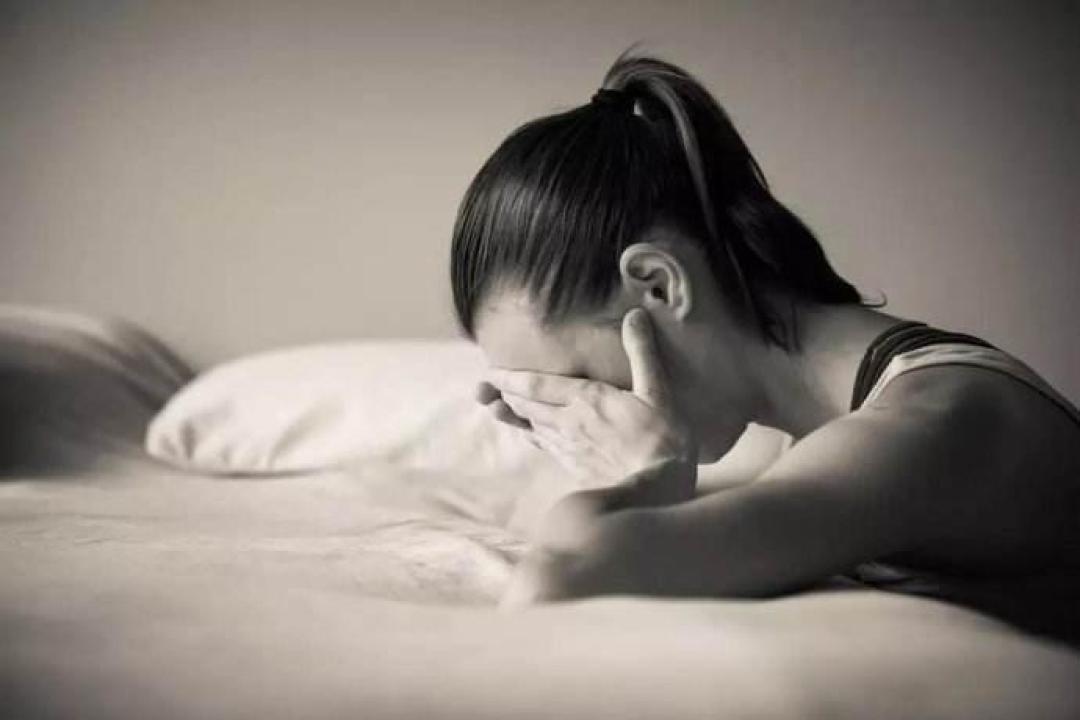 男性睾酮50年降54%：深蹲救不了，是睡眠和肚子