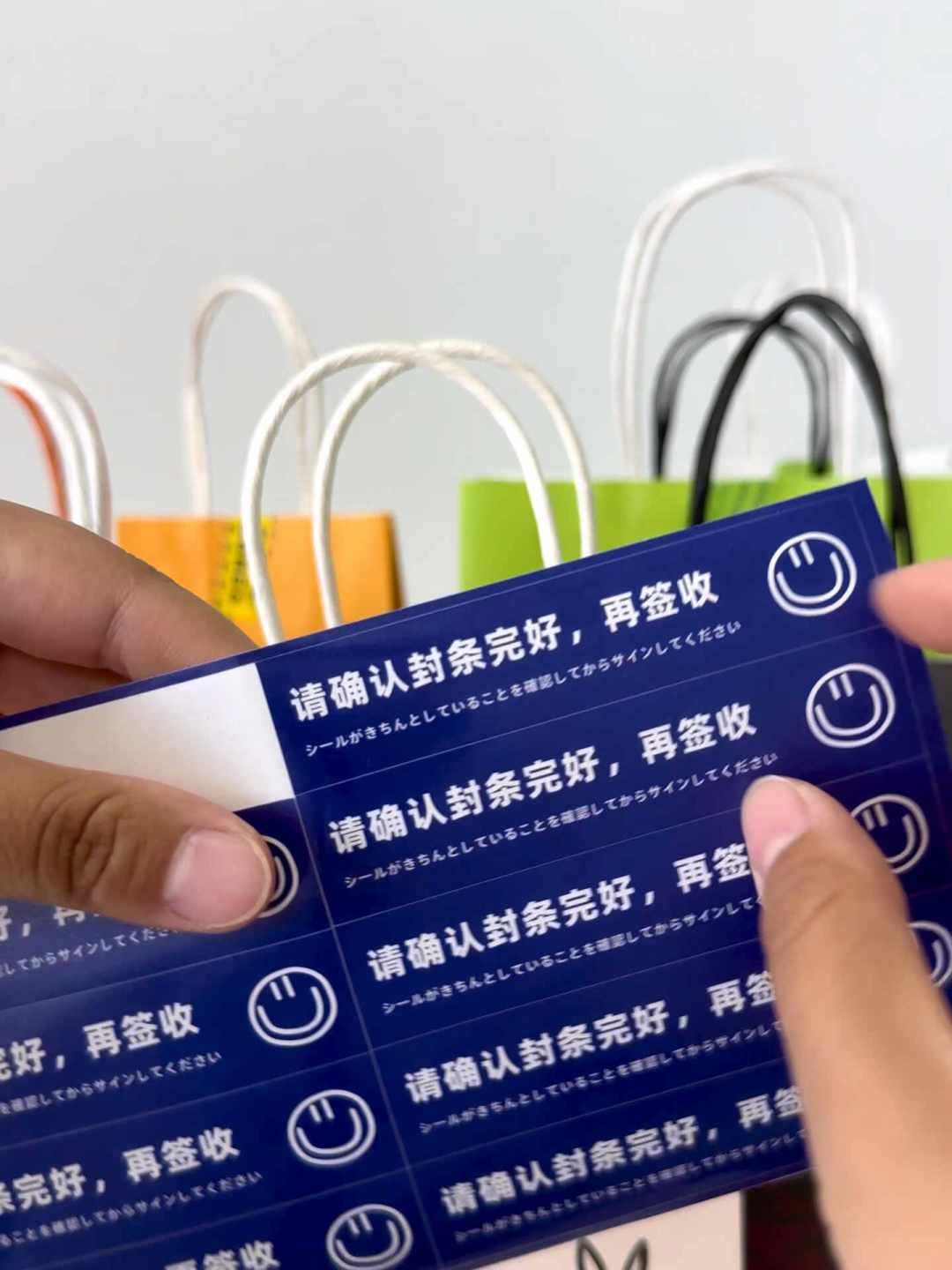 骑手朝外卖吐口水说“闲着无聊”：杭州撒头屑那个拘了7天