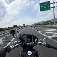 收费站那把电锯拎起来了，商会给湖南的信也寄出去了：入冬跑长线的摩旅党，上高速前先把规则、油枪、拦停这三本账对完