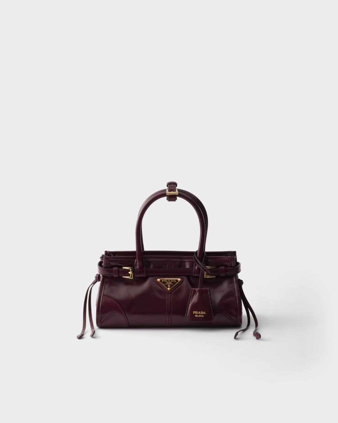 Prada 前三季涨15%，零售有机只涨2%：多出来的11个点，是范思哲补的