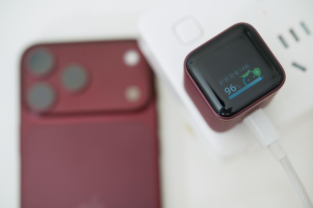 699 元的安克 160W，对不上 iPhone 18 的快充协议：双11买充电头，先看协议再看瓦数