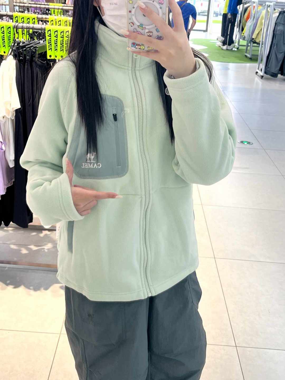 139元的三合一冲锋衣双11被疯抢，老鸟却嘲讽是“诺基亚功能机”：你跟不跟？