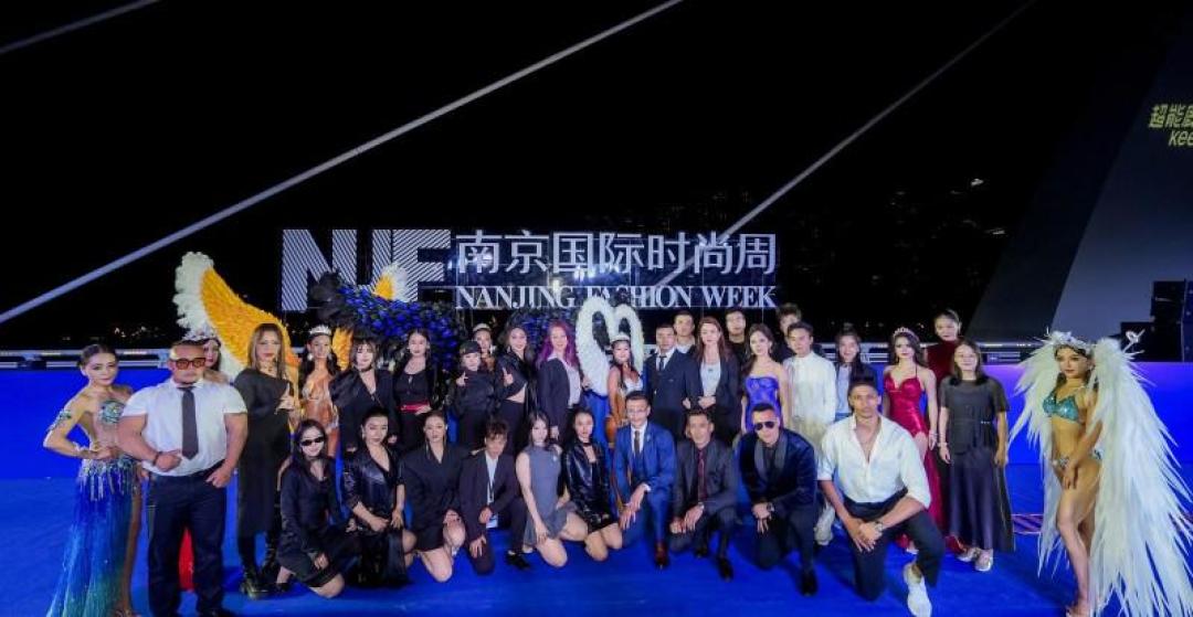 奥赛落幕了,但国内健美圈最火的「评判争议」在场内:自然拿卡赛半年混战,掏钱前先把规则、检测、价钱这三本账对完