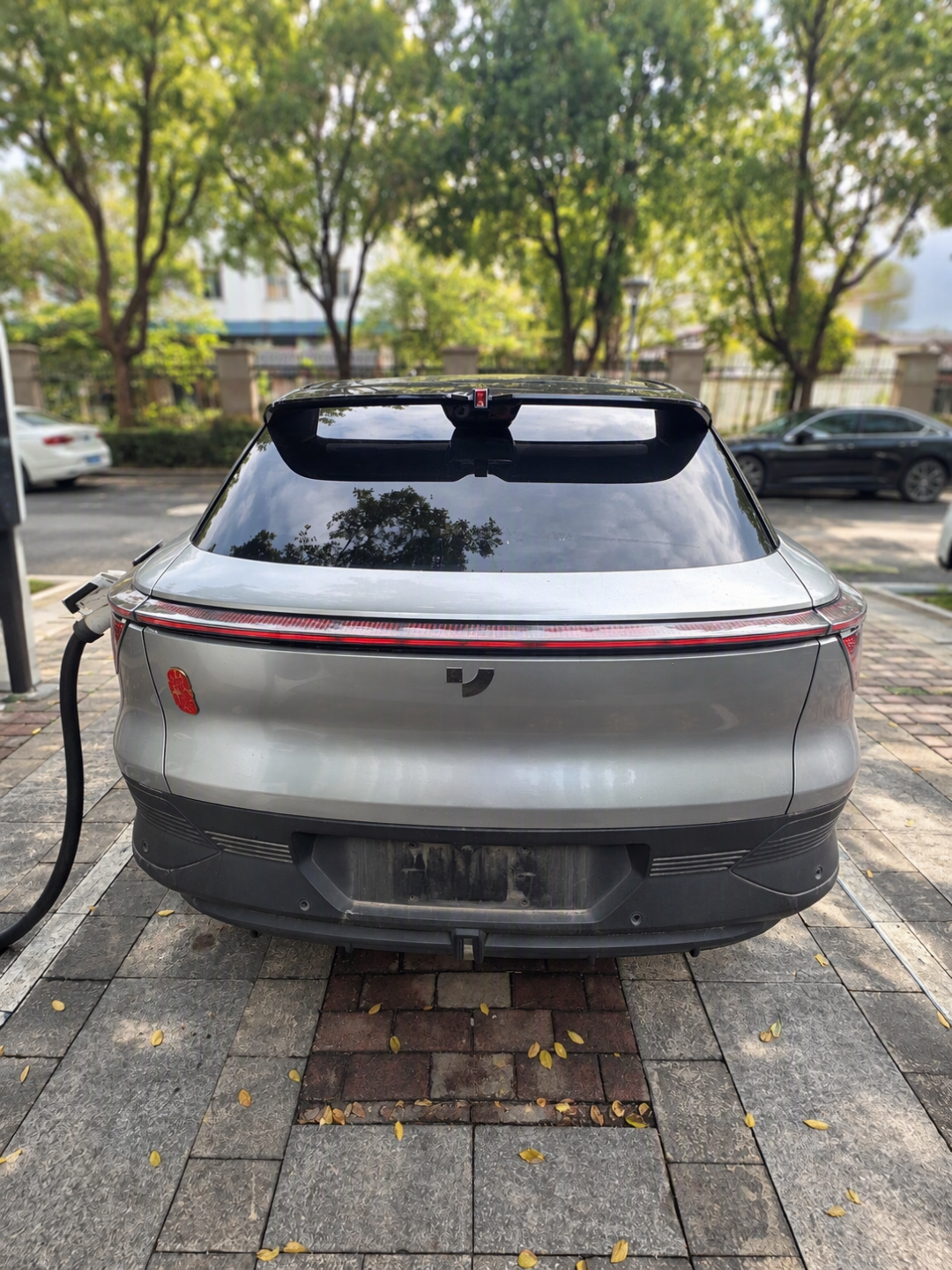 倒闭品牌电车二手收售场景