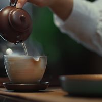 茶桌上敲三下？你在网上学的"正统"叩指礼，不少是魔改版
